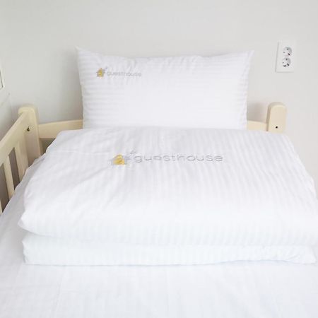 24 Guesthouse Sinchon Hongdae Seoul Rum bild