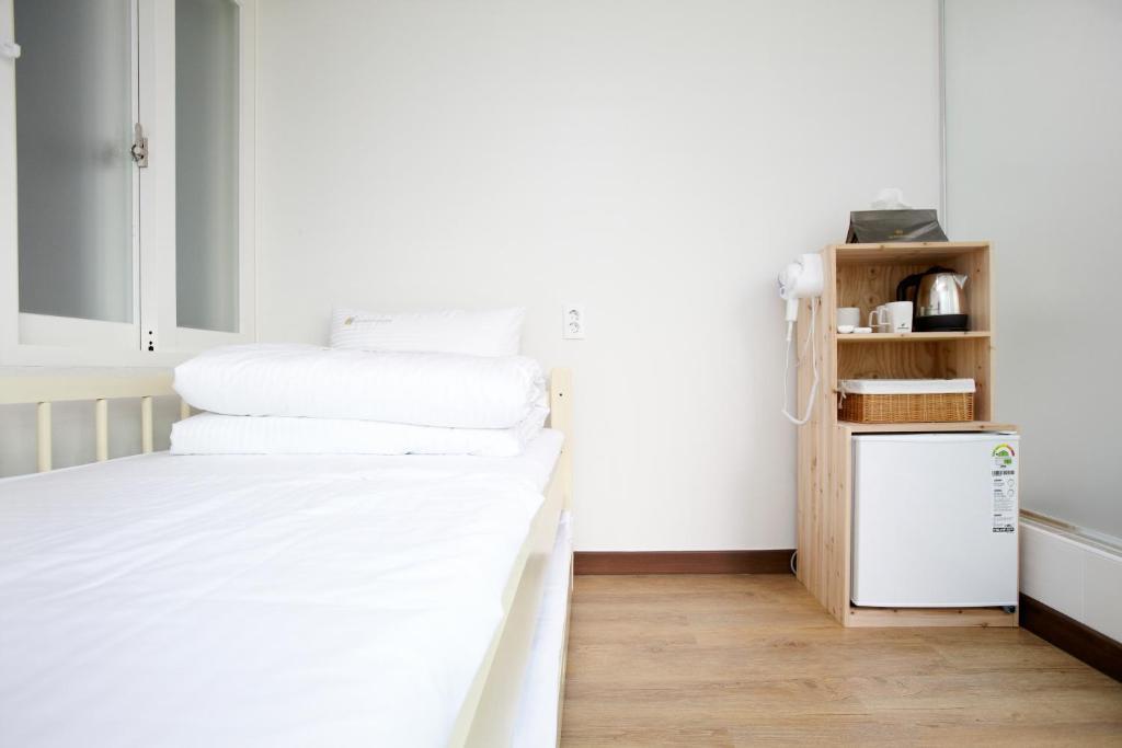 24 Guesthouse Sinchon Hongdae Seoul Exteriör bild