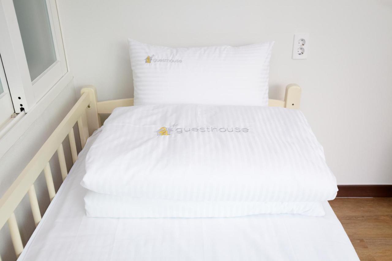 24 Guesthouse Sinchon Hongdae Seoul Rum bild