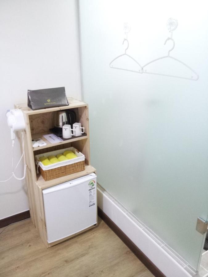 24 Guesthouse Sinchon Hongdae Seoul Exteriör bild